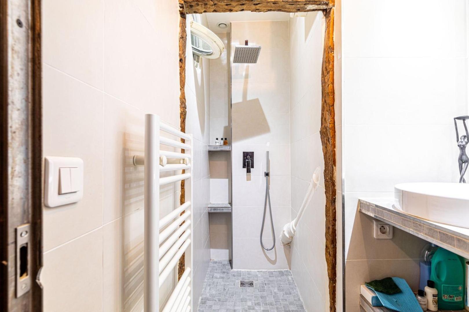 Guestready - Stone Near Sainte-chapelle *