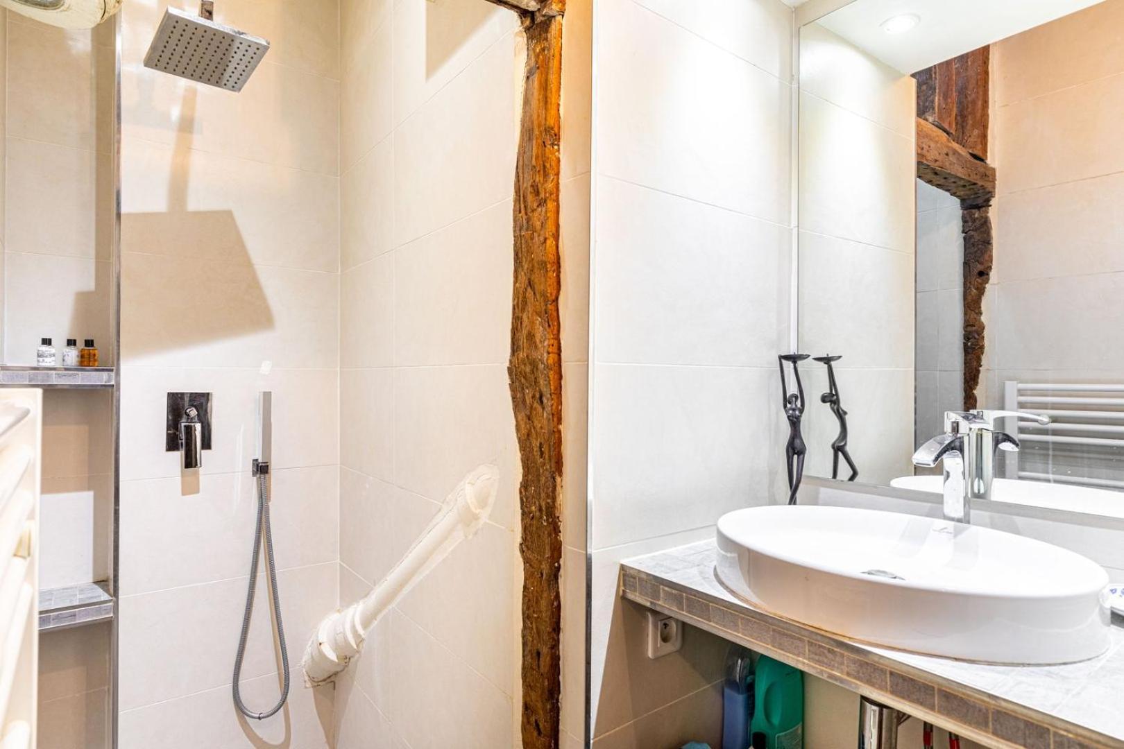 Guestready - Stone Near Sainte-chapelle Parigi