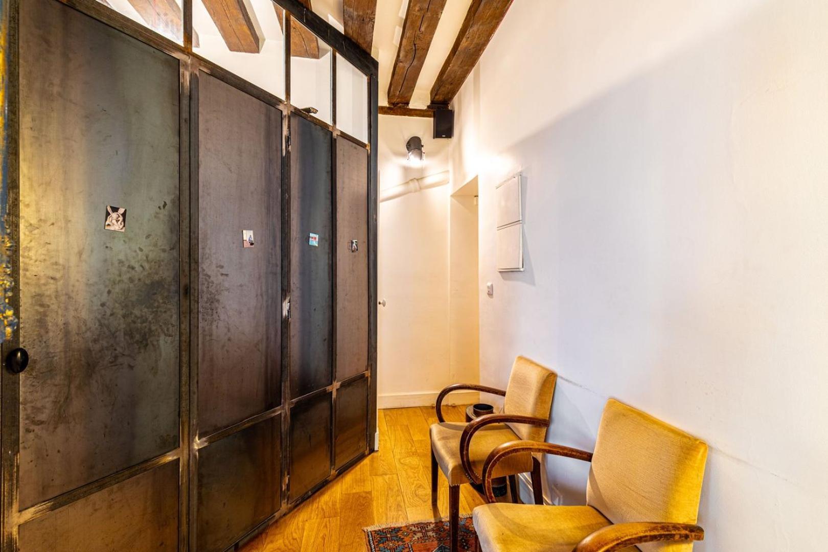 Guestready - Stone Near Sainte-chapelle